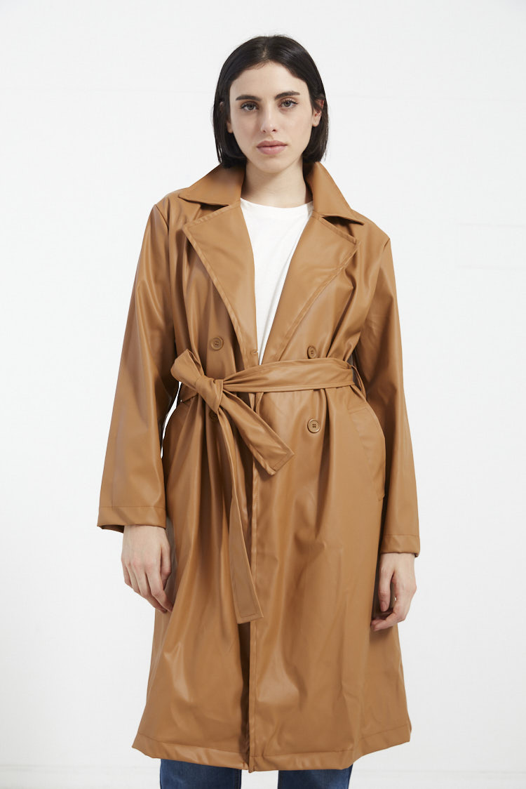 trench engomado