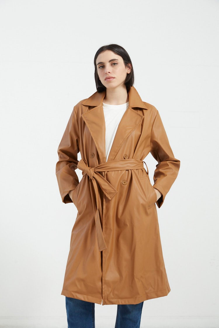 trench engomado