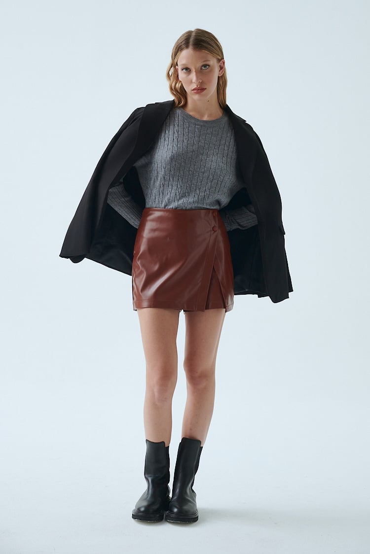 minifalda cuero