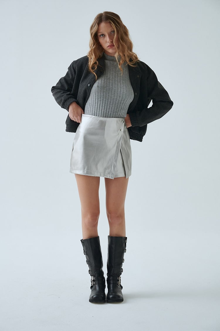 minifalda cuero