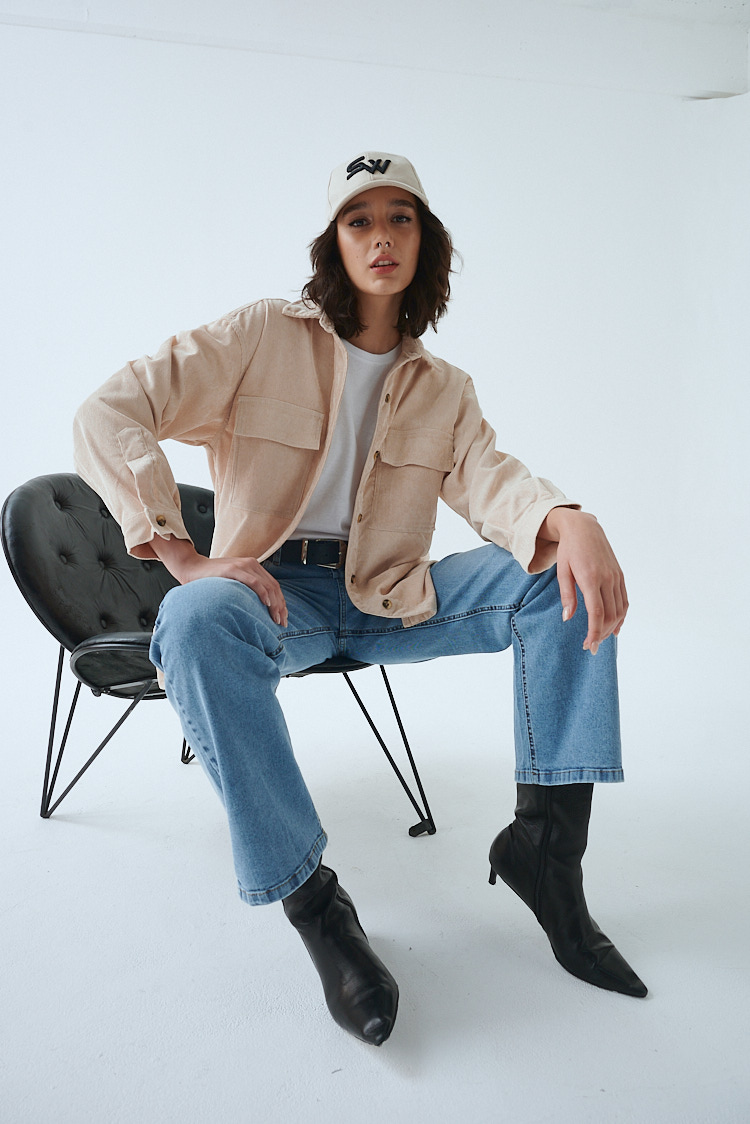 camisa oversize de corderoy
