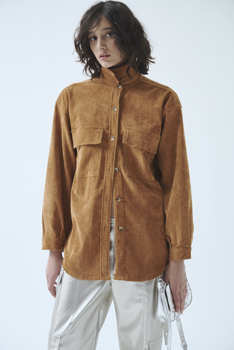 camisa oversize de corderoy