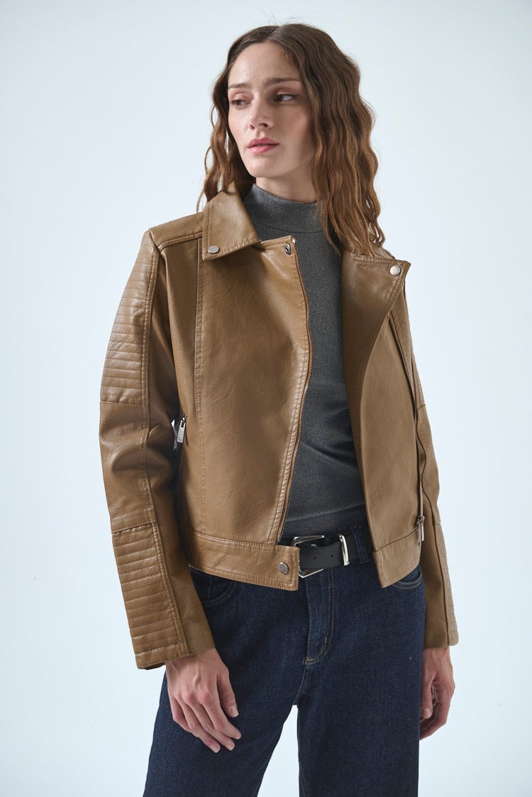 campera ecocuero entallada