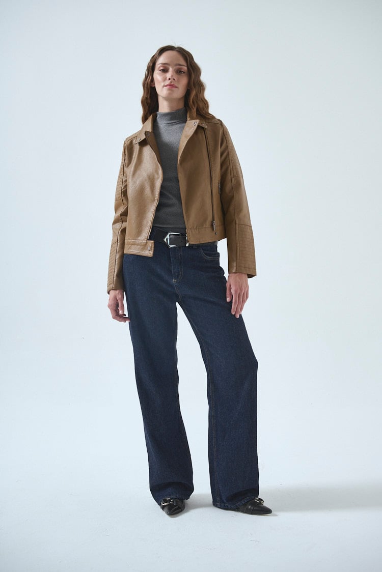 campera ecocuero entallada