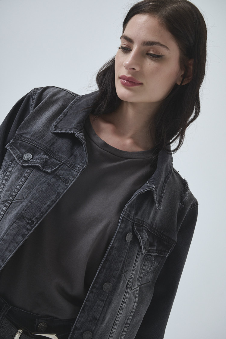 campera de jean negro