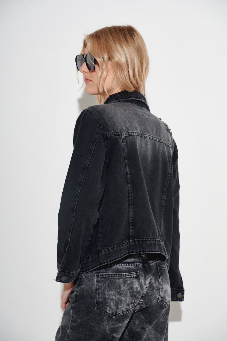 campera de jean negro gastado