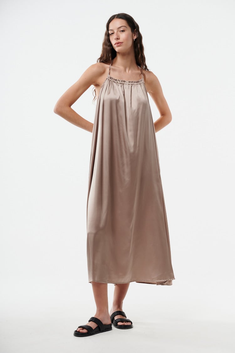 vestido largo saten