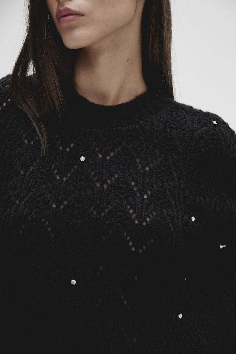 sweater tejido con brillo