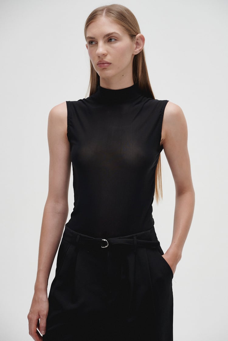musculosa cuello alto modal