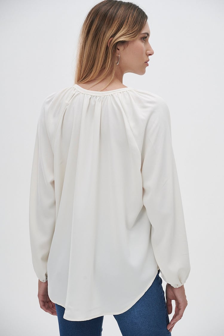 blusa amplia con brillos