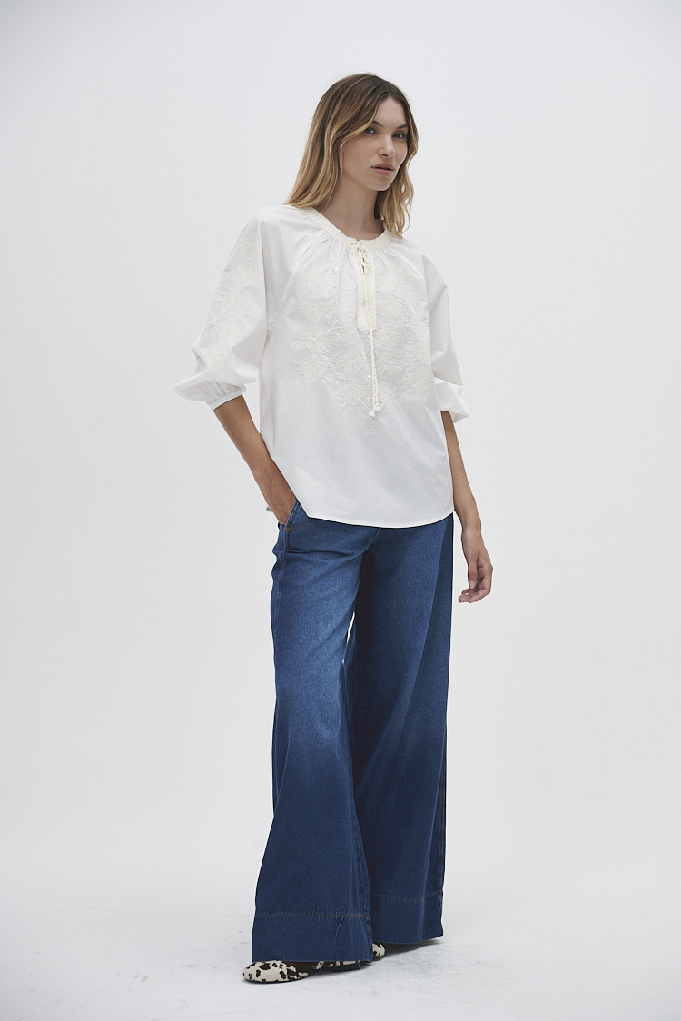 camisa bordada amplia