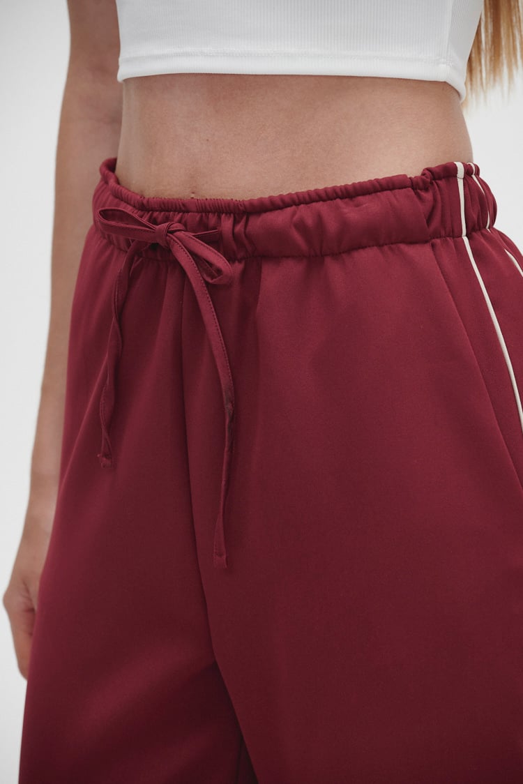 PANTALON CON CORDON
