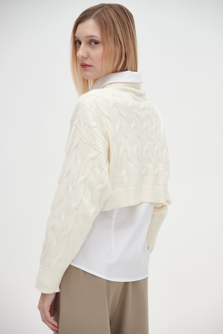 sweater corto trenzado