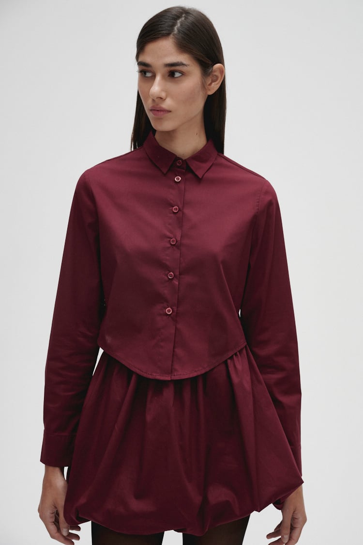 camisa corta al cuerpo