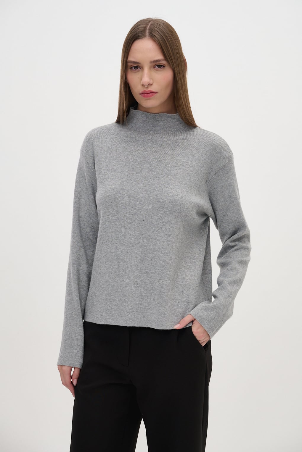 sweater liso cuello alto