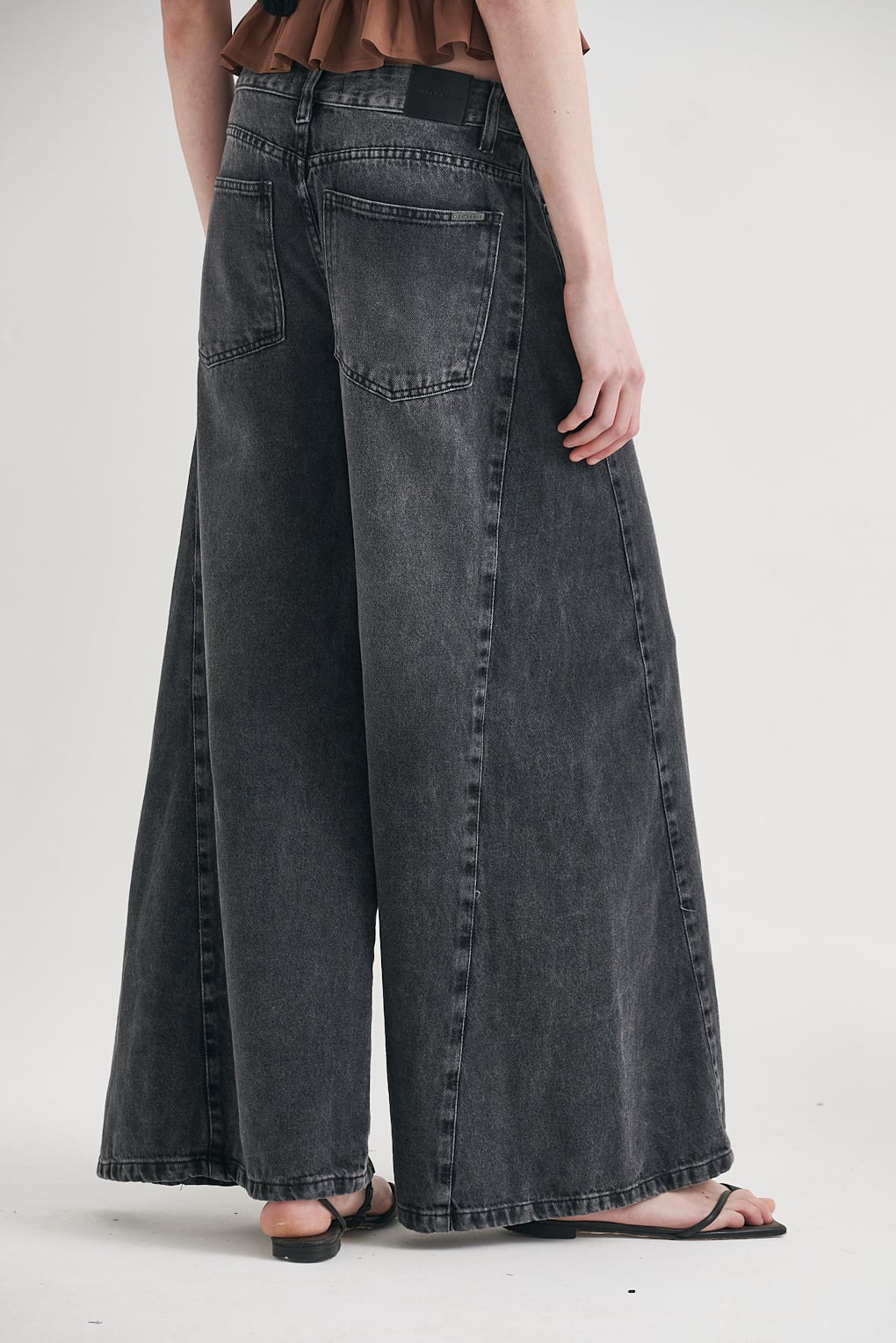 jean ancho gris