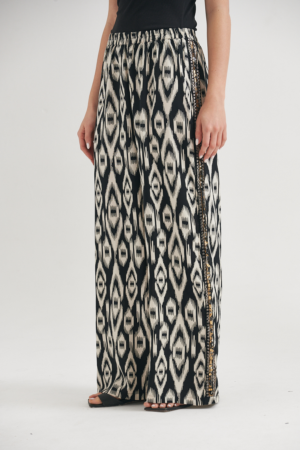 pantalon estampado geometrico