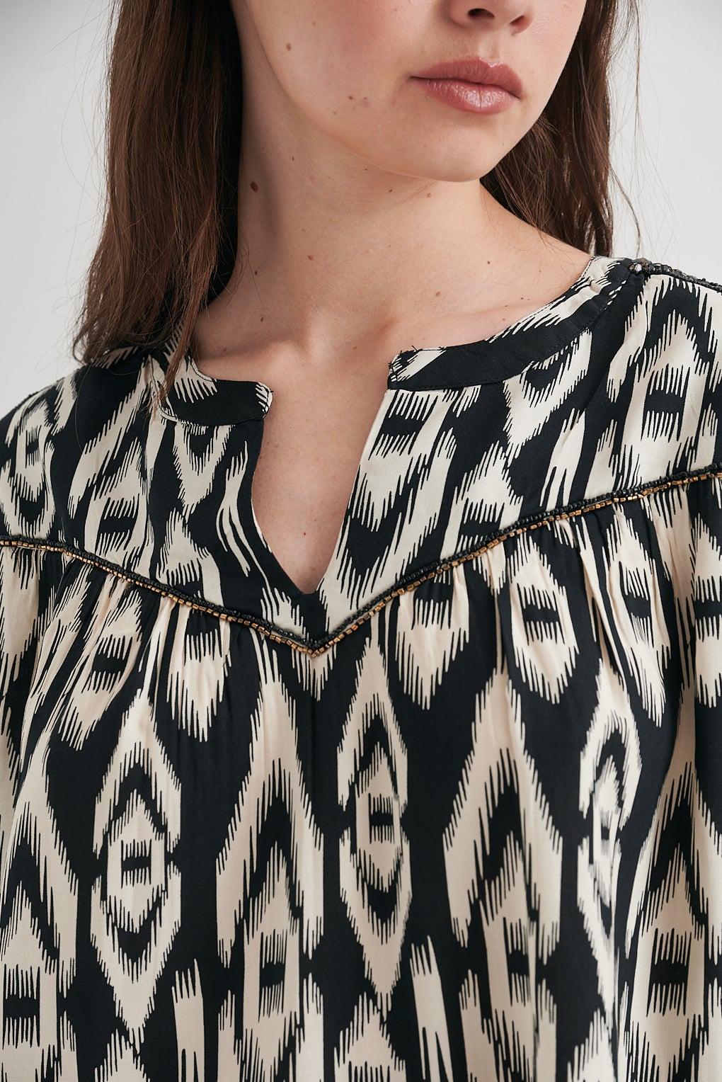 blusa estampado y strass