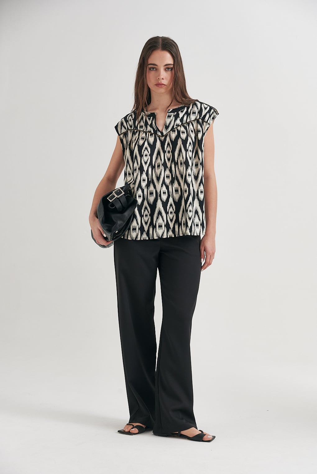 blusa estampado y strass