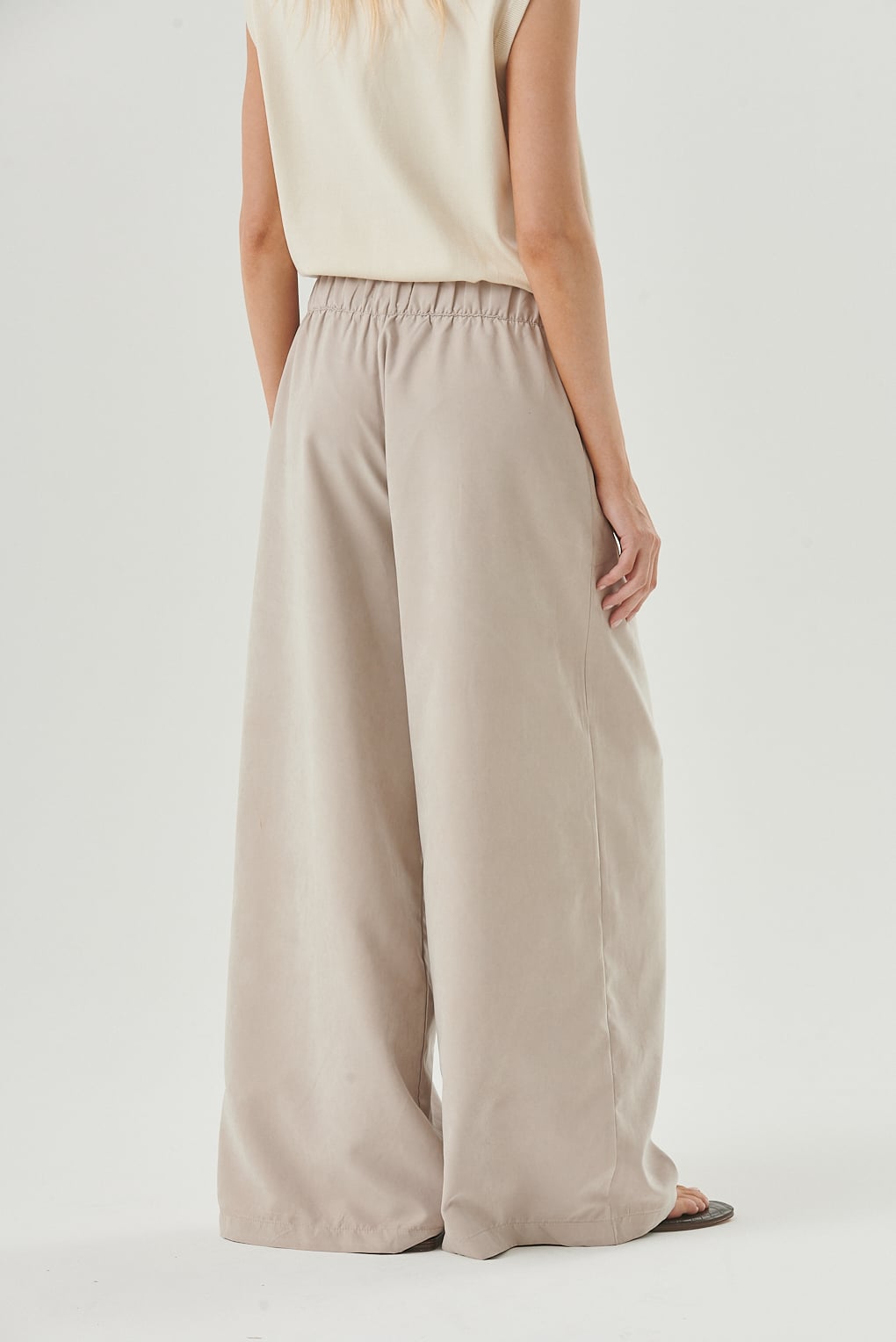 pantalón gamuzado