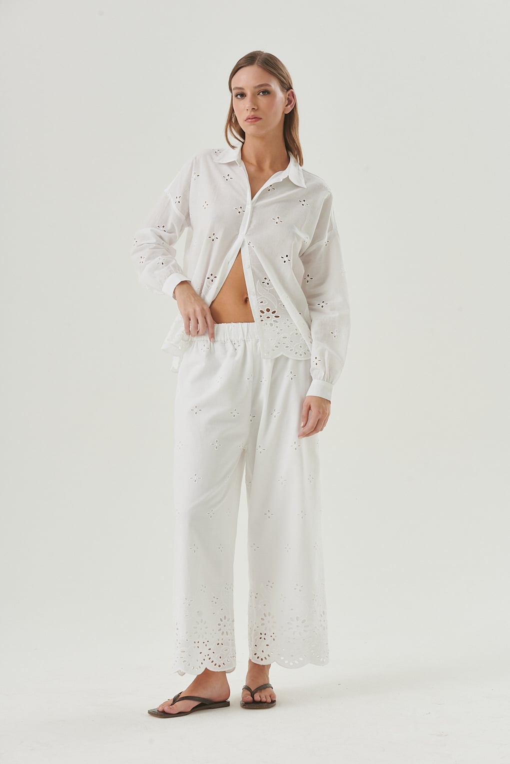 pantalón de algodón bordado calado mujer
