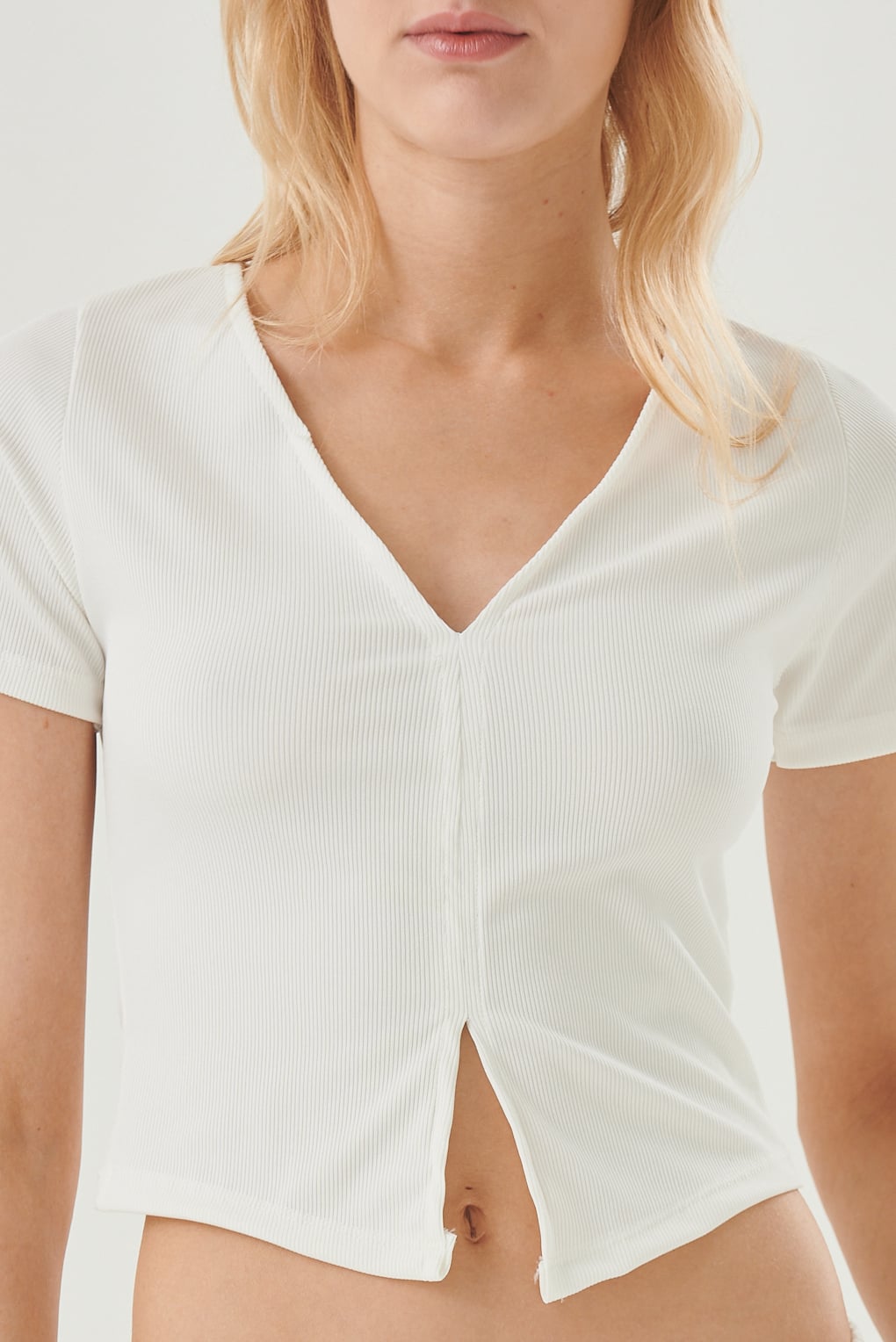 remera morley escote en V