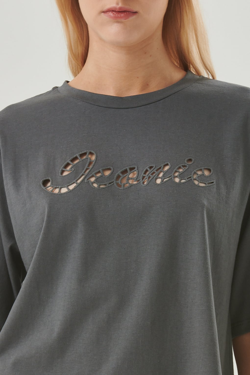 remera algodon bordada