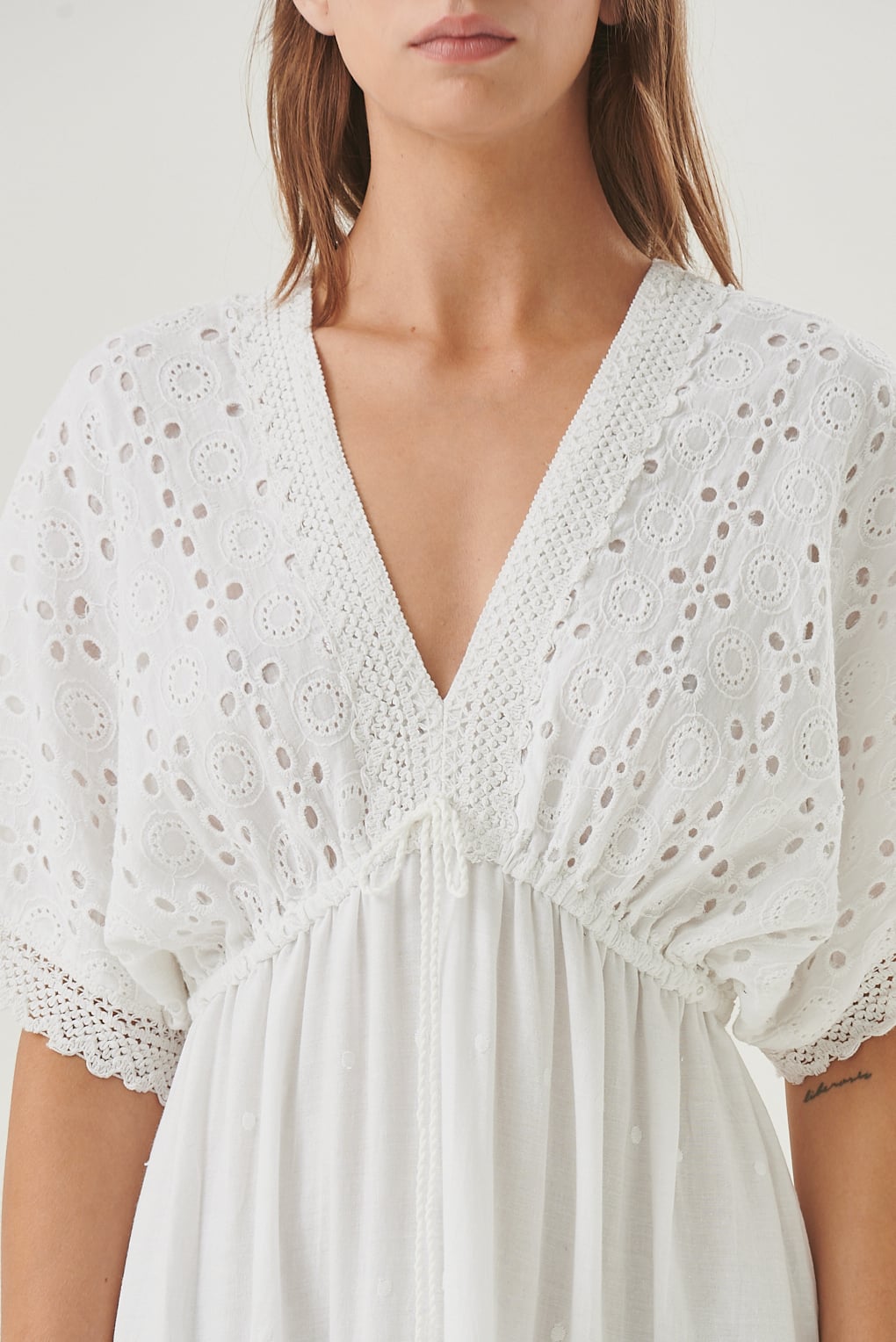 vestido blanco calado