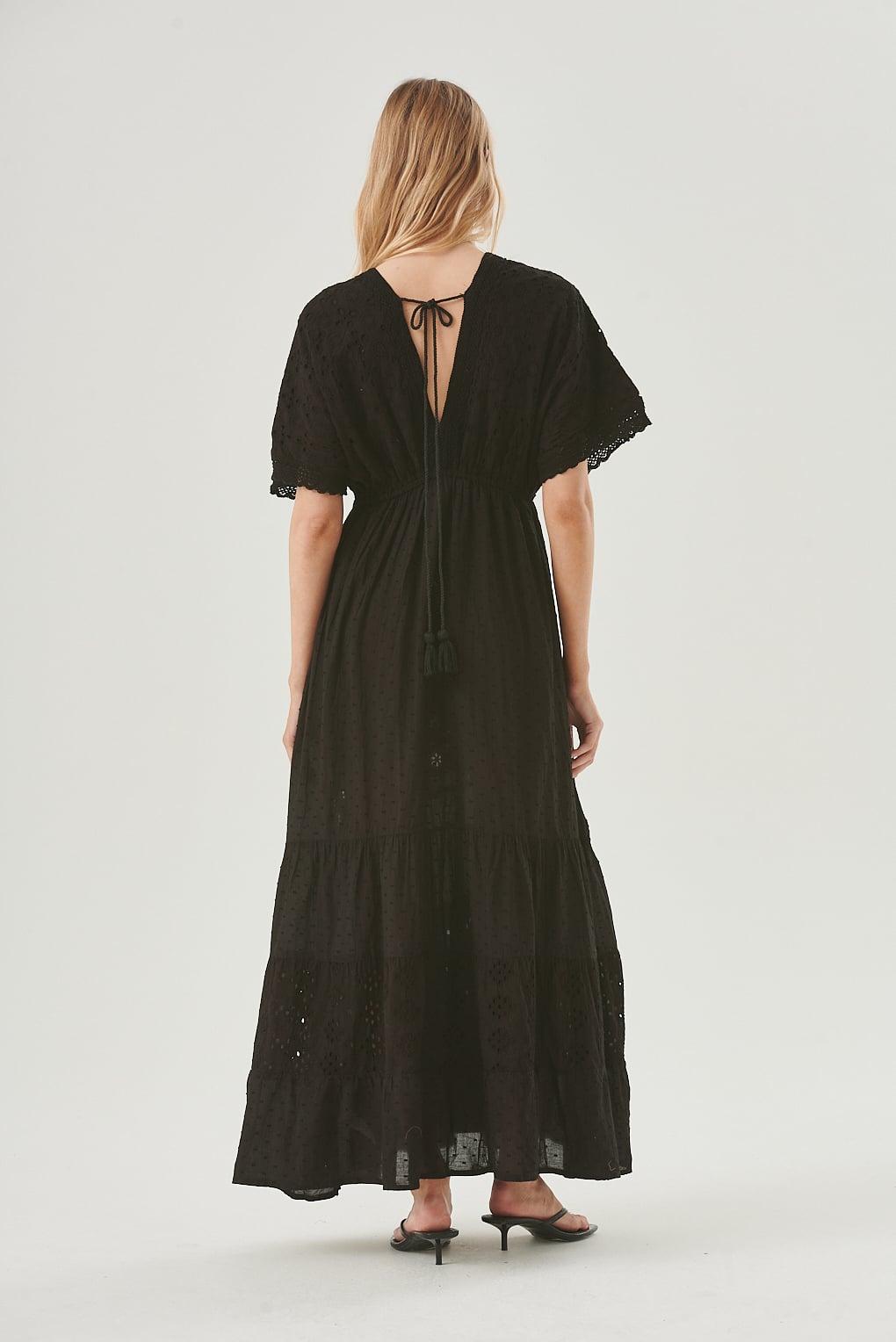 vestido blanco calado