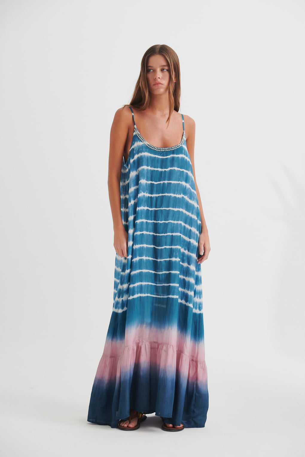 vestido azul estampado