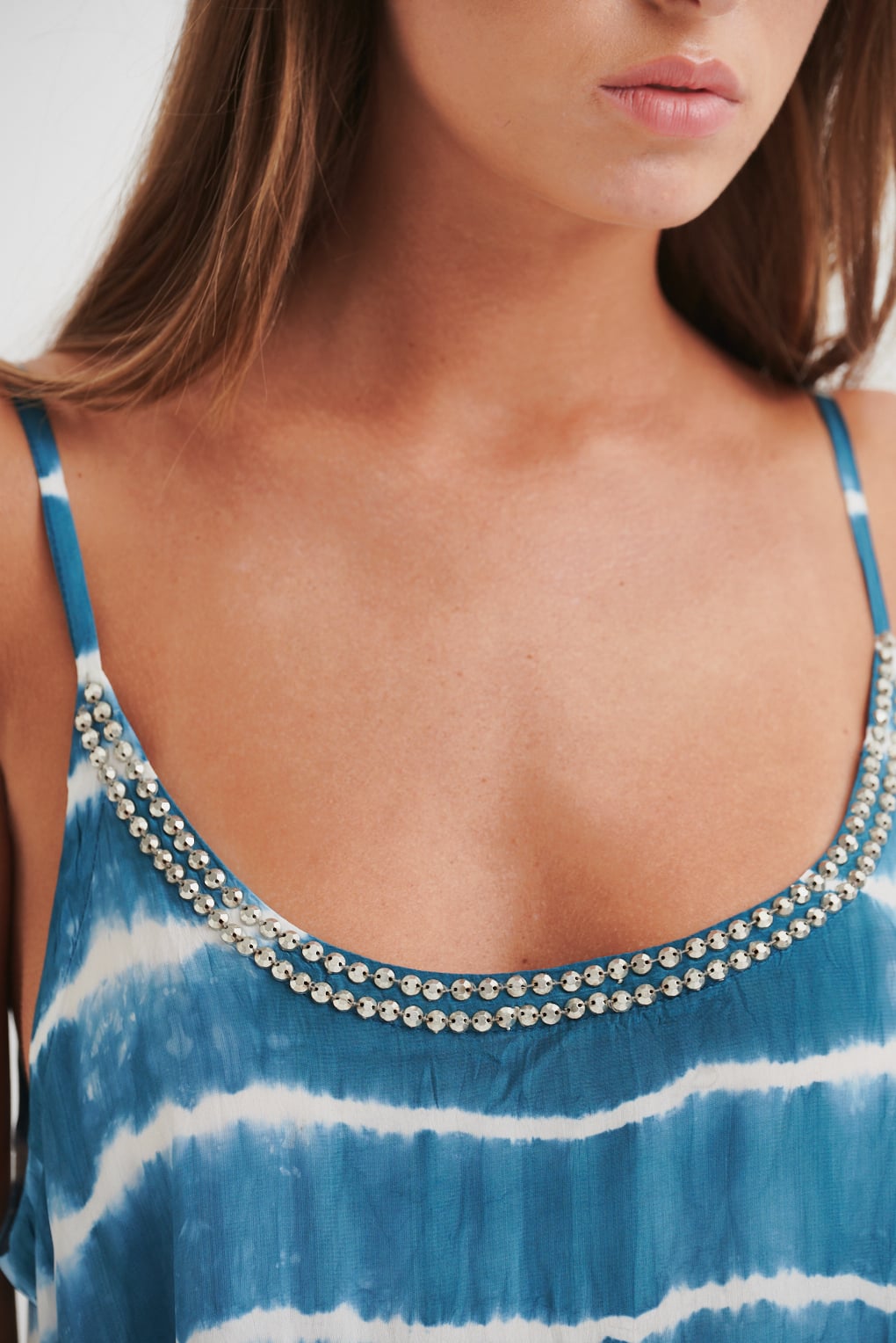 vestido azul estampado