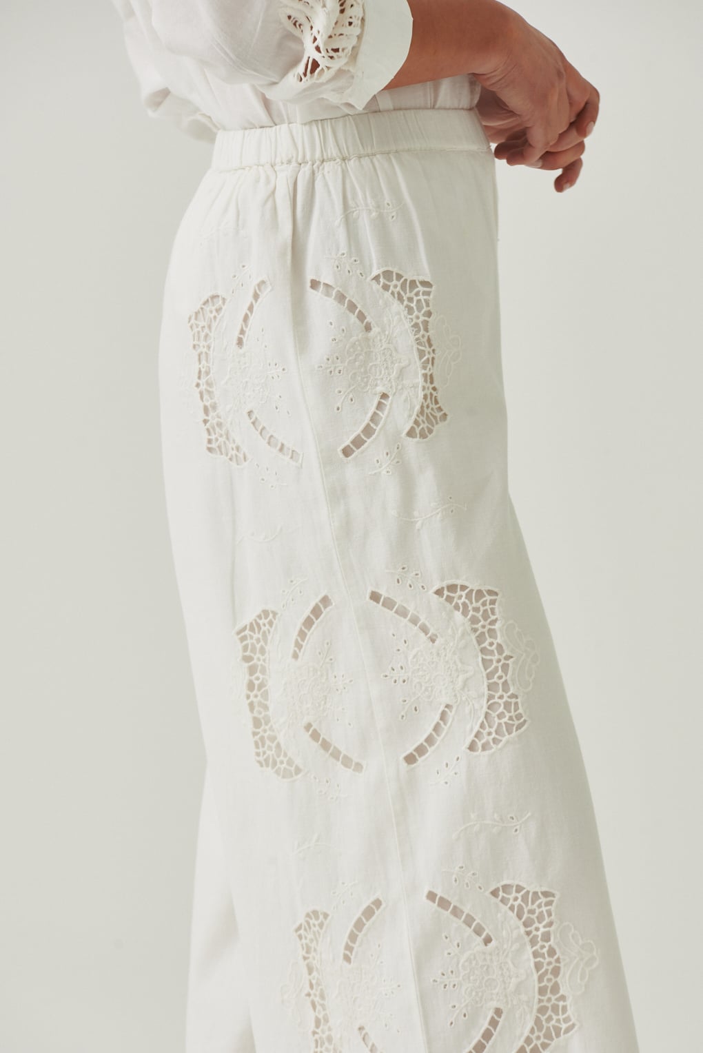 pantalón algodón bordado