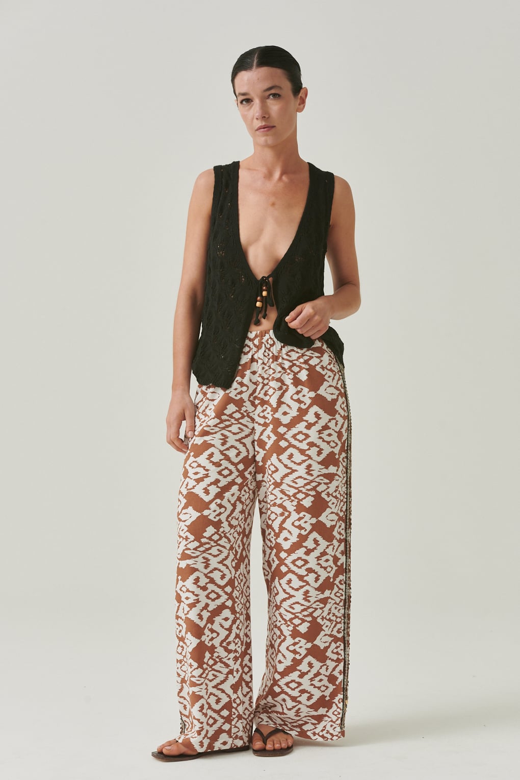 pantalon estampado con brillos