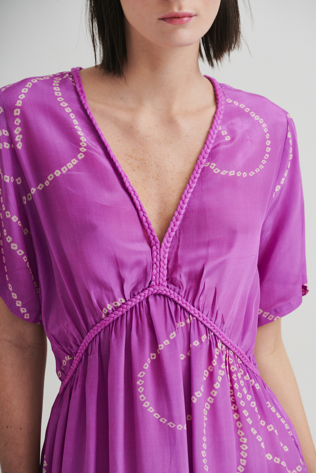 vestido estampado violeta