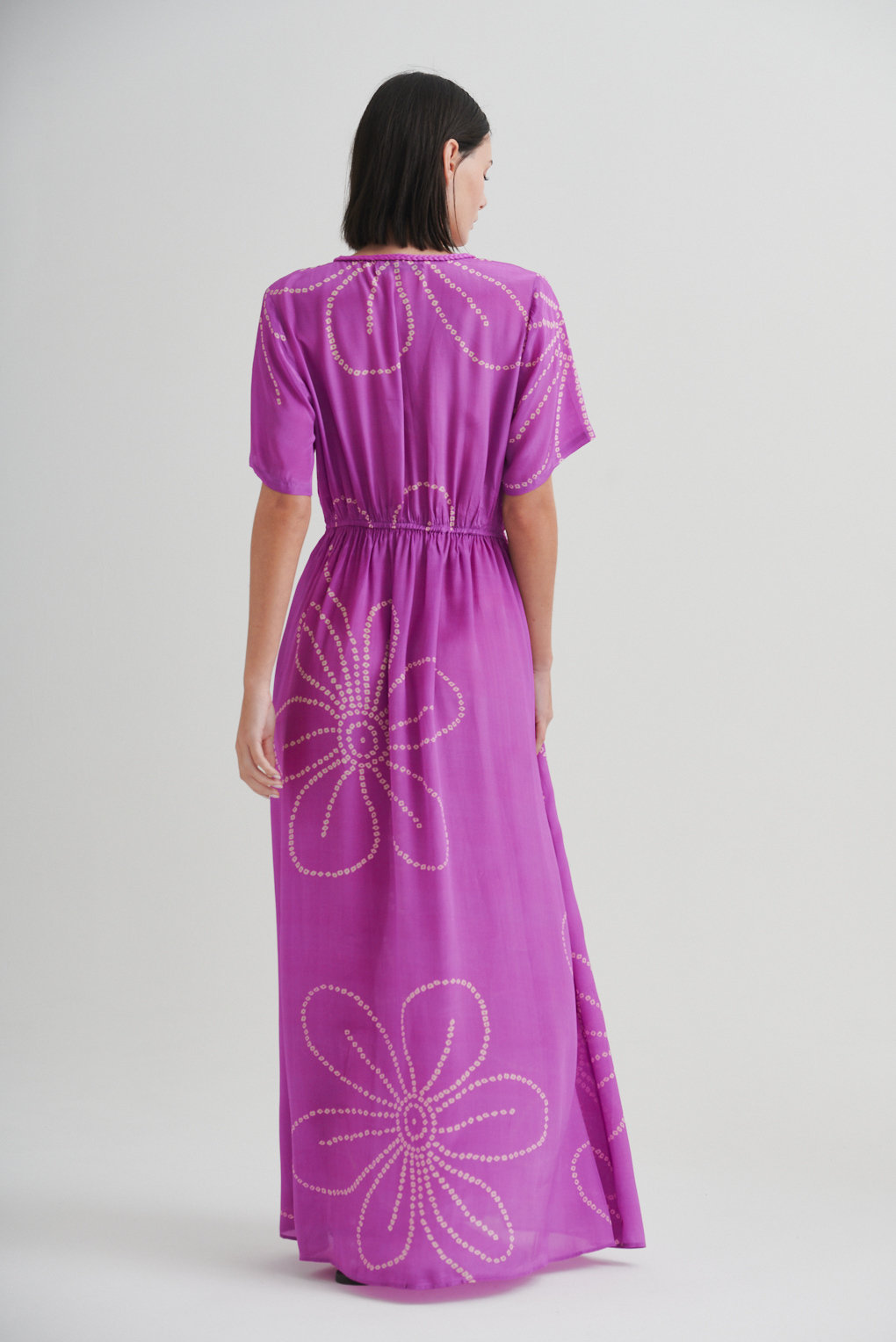 vestido estampado violeta