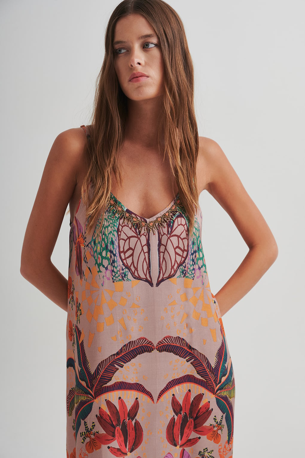 vestido estampado tropical