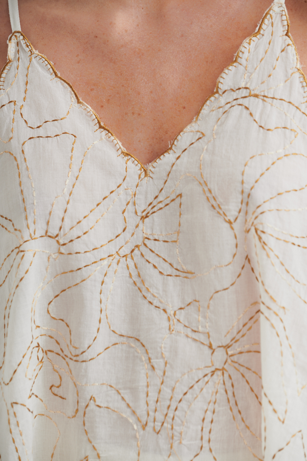  top bordado floral