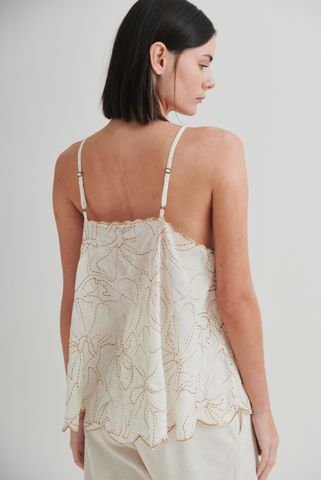  top bordado floral