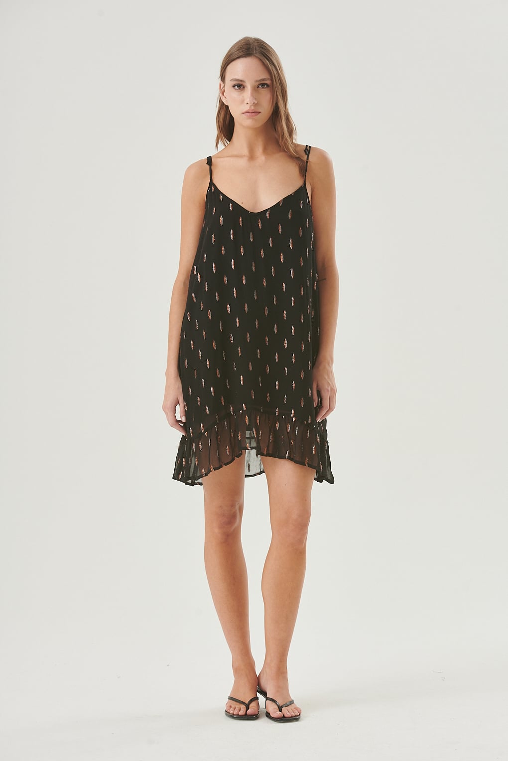 vestido corto con brillo escote V
