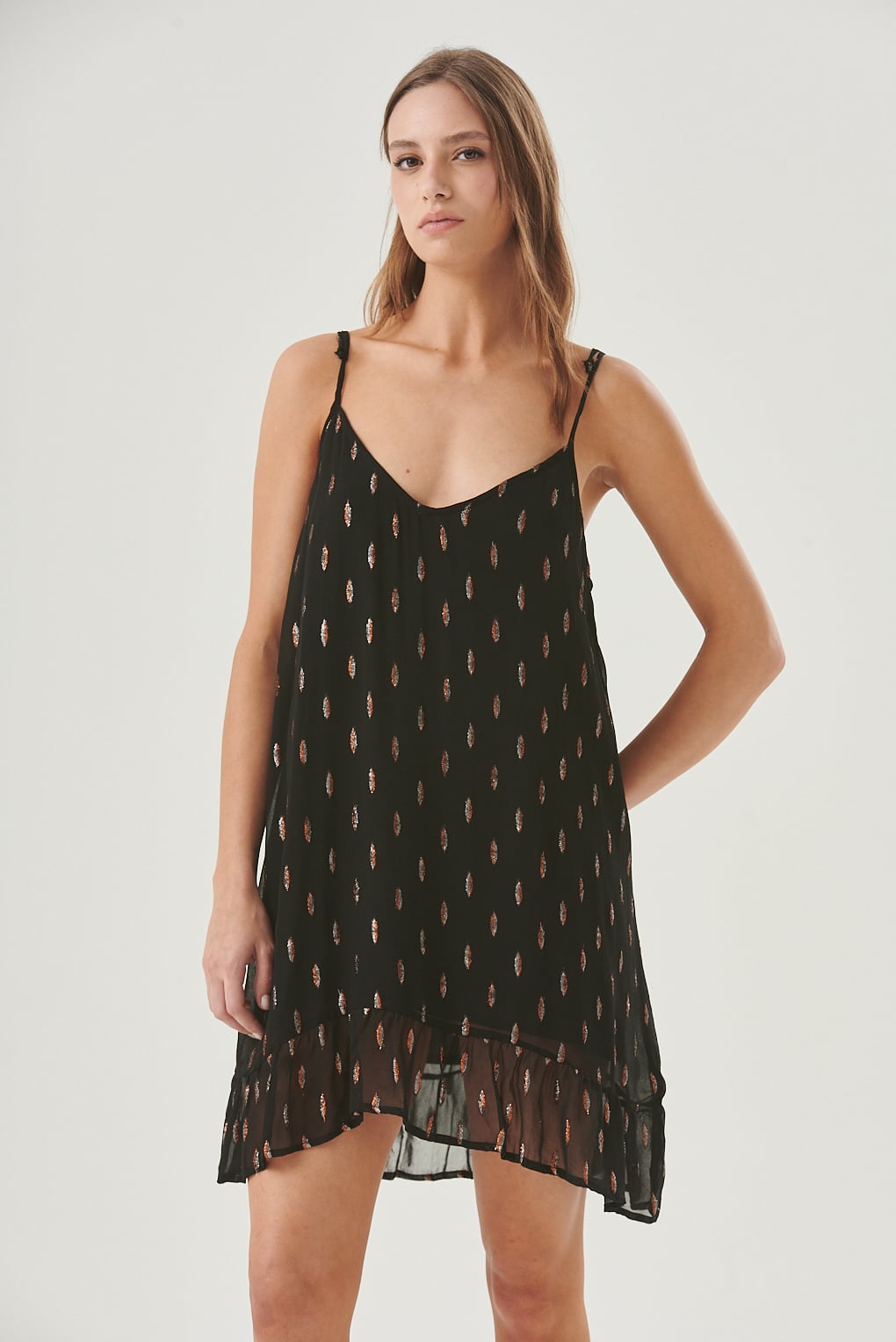 vestido corto con brillo escote V