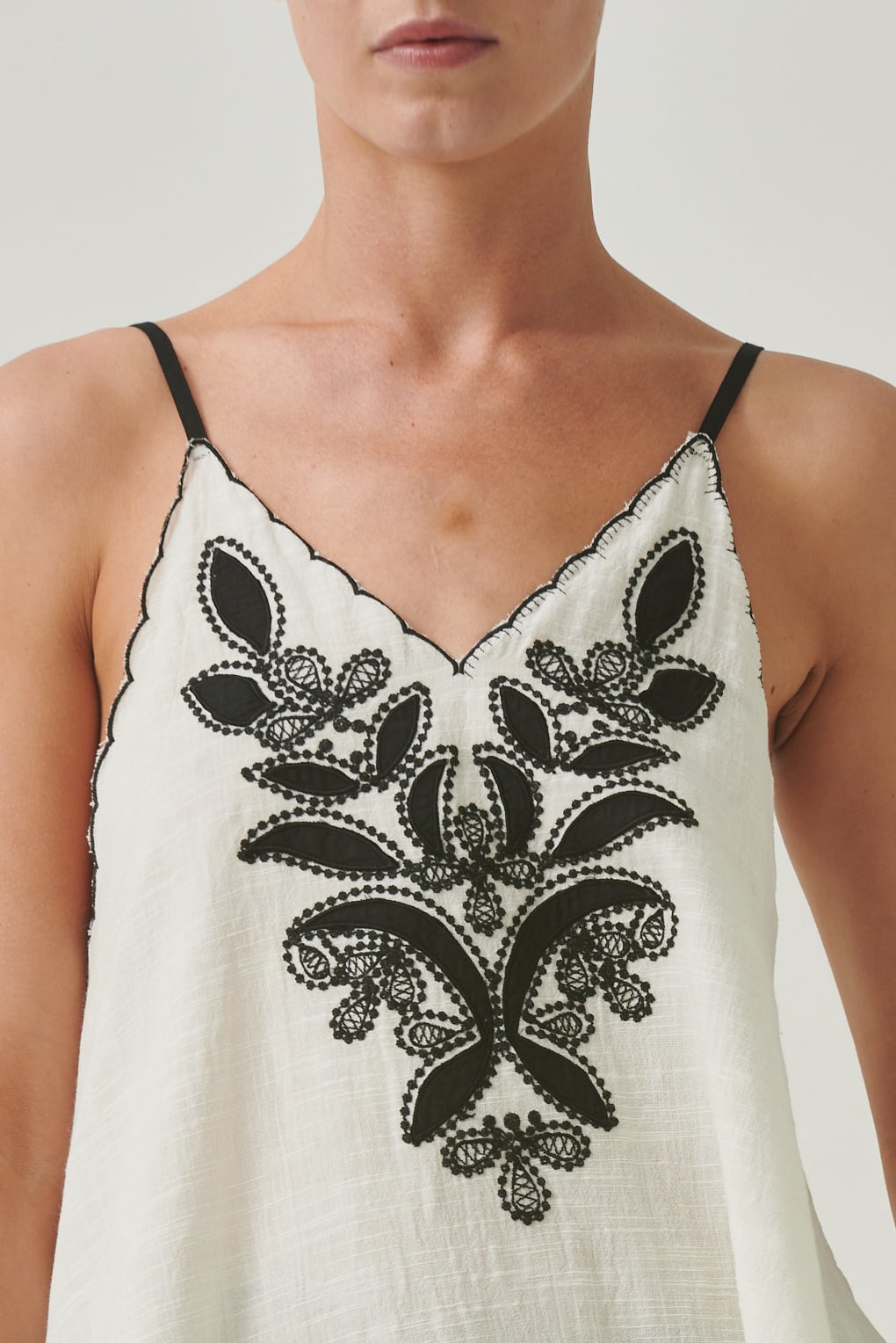 musculosa bordada