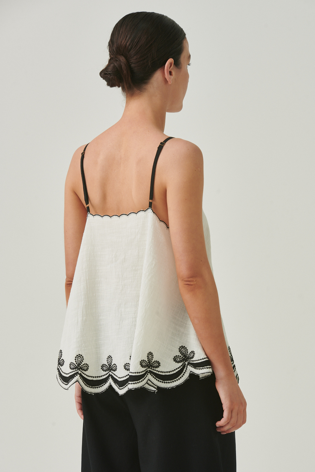 musculosa bordada