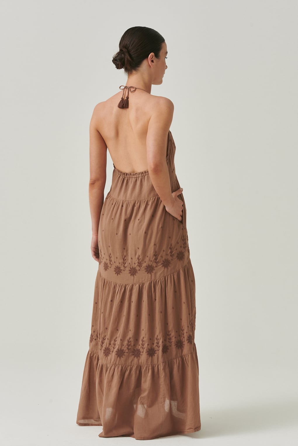 vestido largo briderie