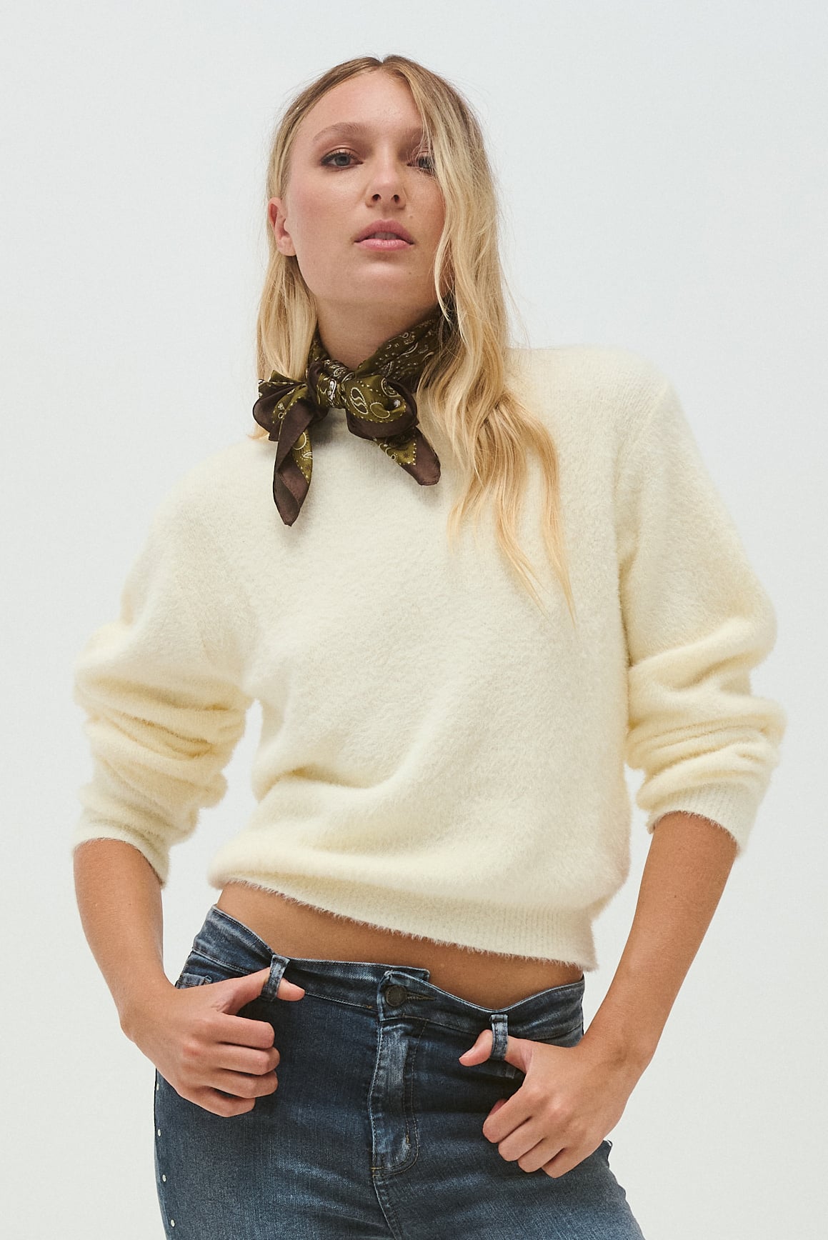 sweater tejido cuello alto