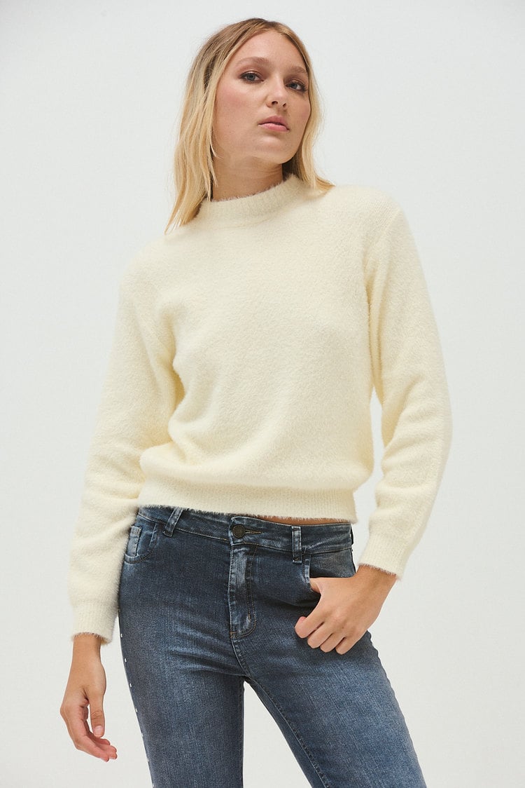 sweater tejido cuello alto