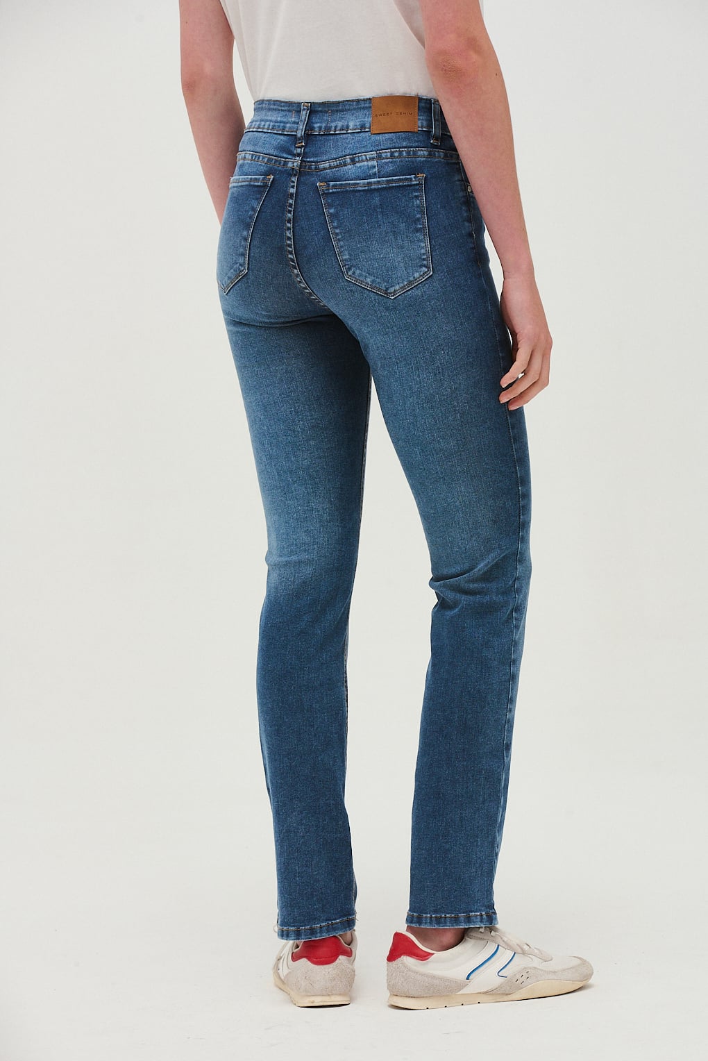 jean straight