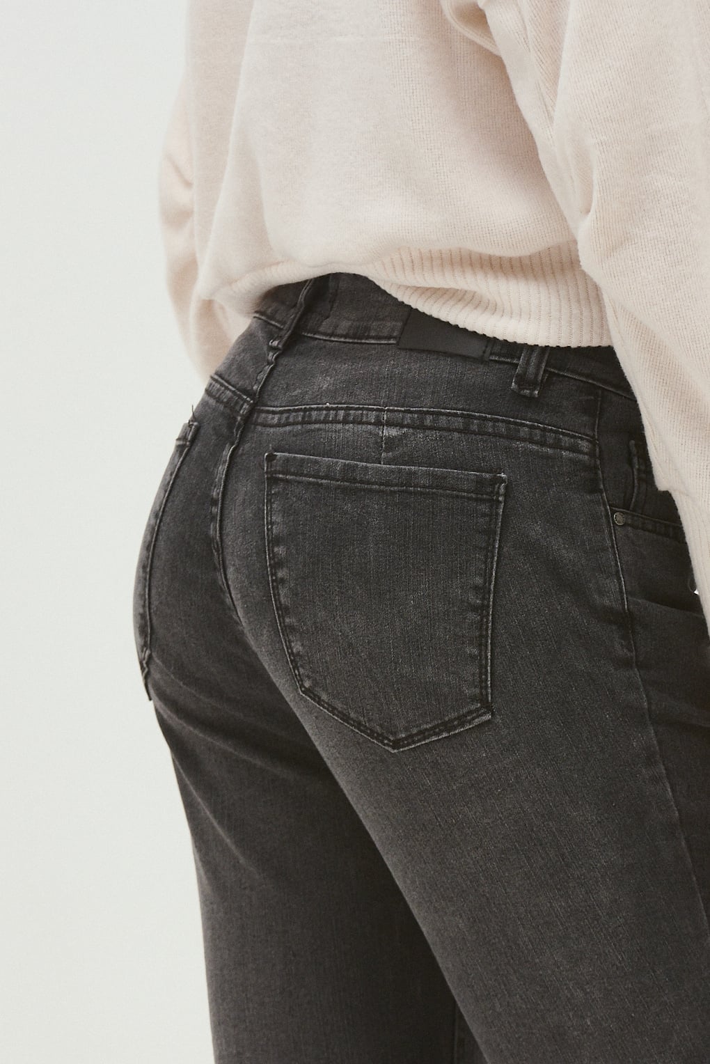 jean straight