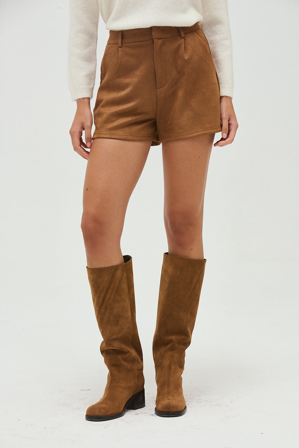 short gamuza