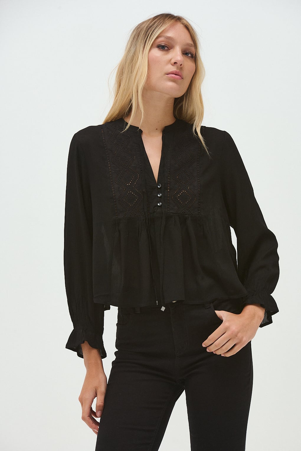 blusa bordada