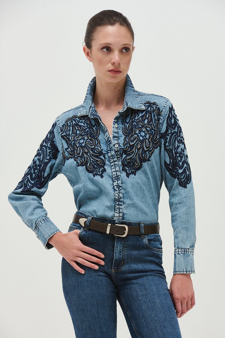 camisa bordada